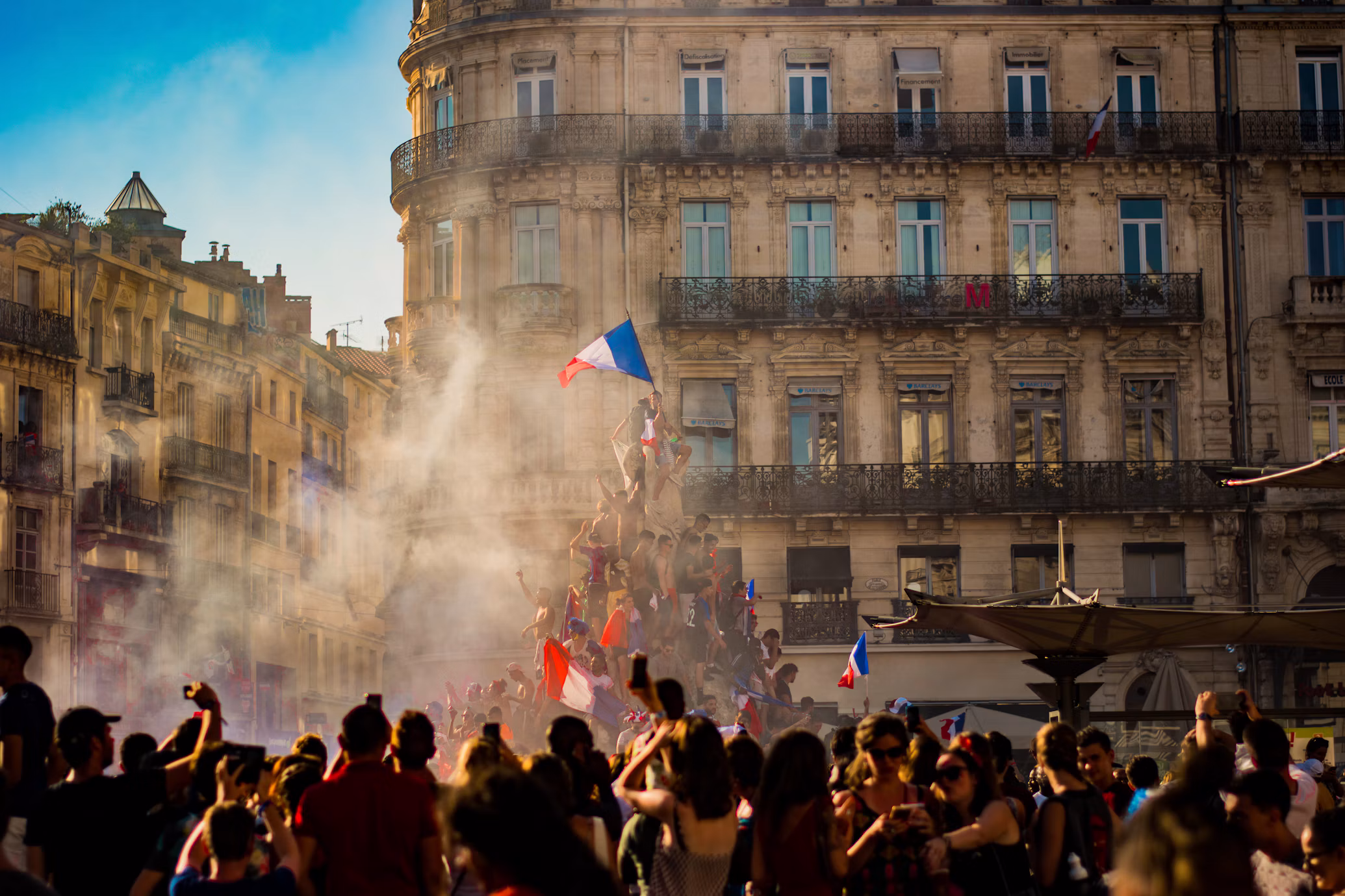 FT Blog: Student protests rock Paris as 7,000 detained
