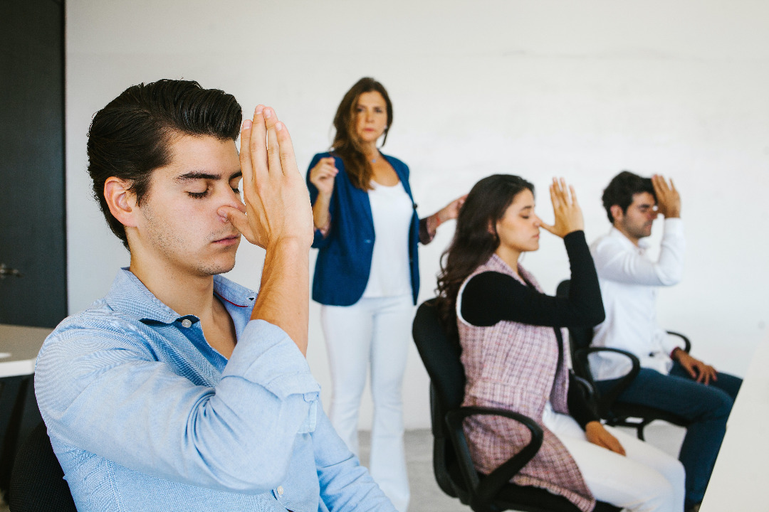 Faire du yoga en classe, c'est possible ?