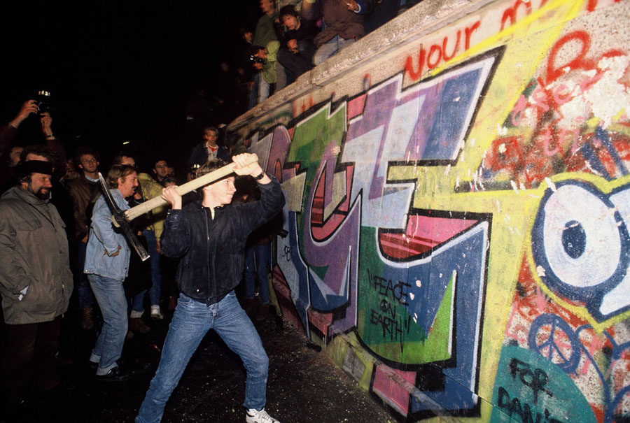9 November: Fall of the Berlin Wall
