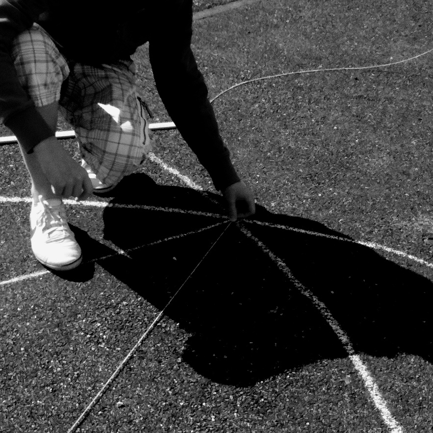 Giant congruent triangles